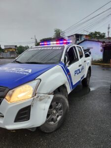 Patrullero policial quedó del circuito Divino Niño