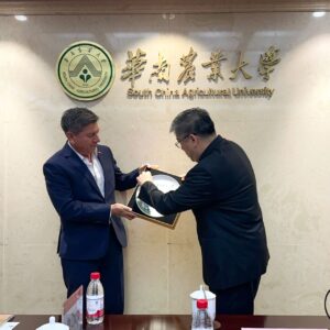 La delegación también recorrió el Museo Agrícola del Sur de China